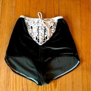 Solstice Intimates hot pants